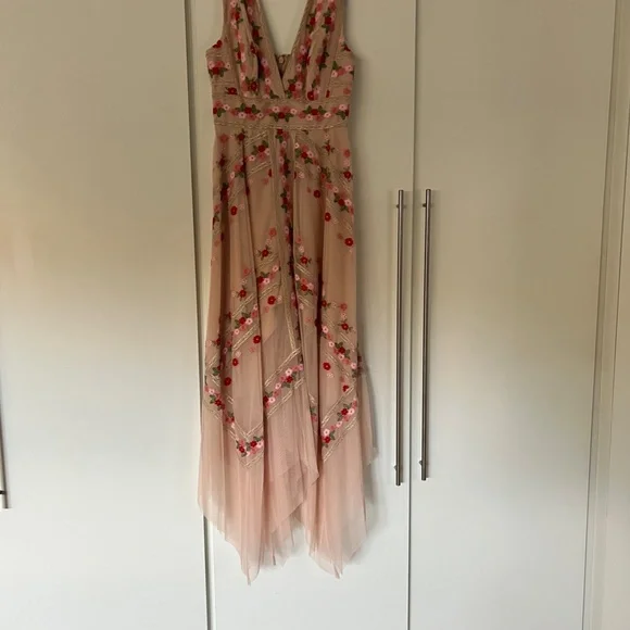 BCBGMaxAzria Pink Embroidered Tulle Floral Spring/Summer Dress - Picture 5 of 6